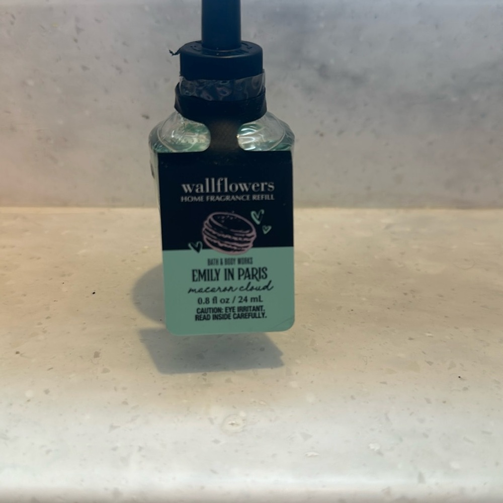 ✨BBW Wallflower Macaron Cloud NWT✨